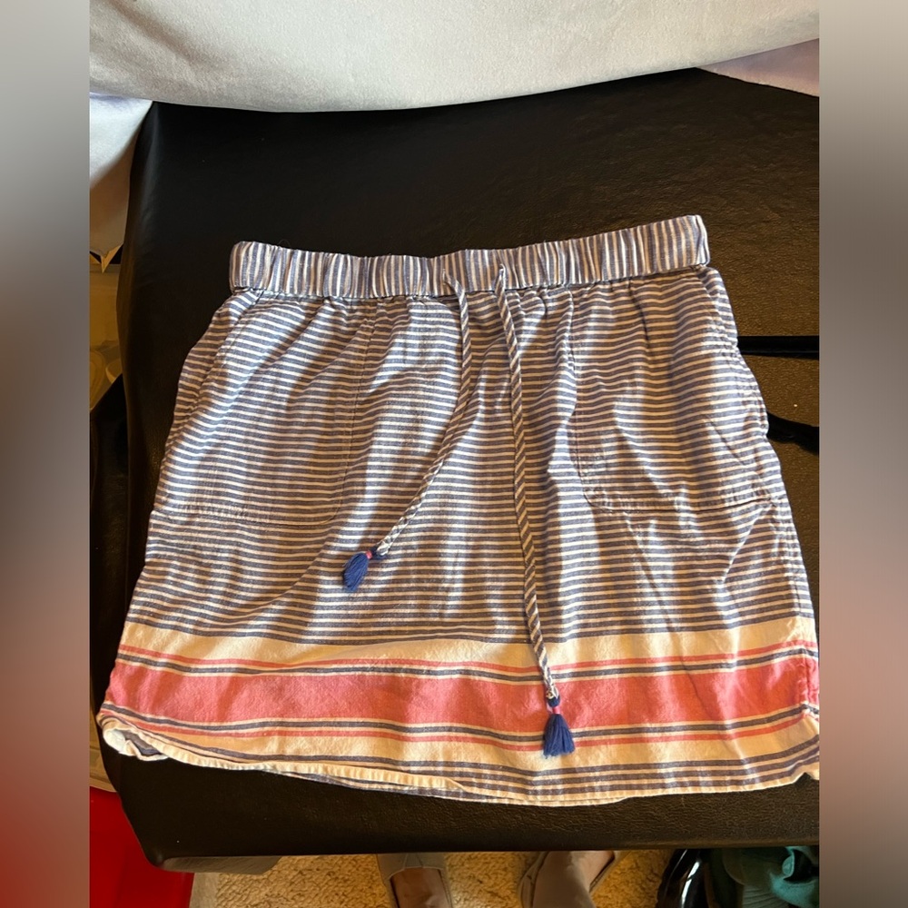 Vineyard vines, soft cotton skirt size small